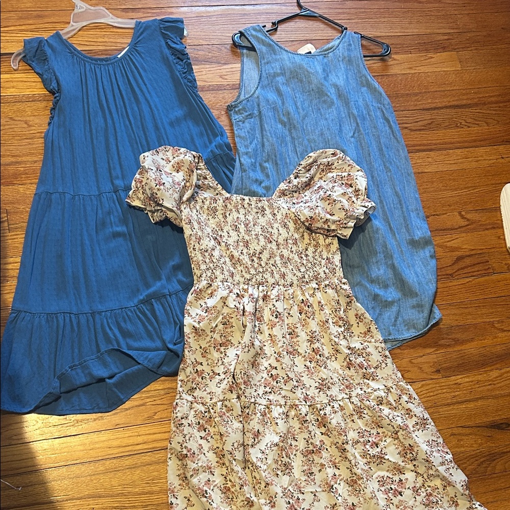 Lot of Three dresses , M/L